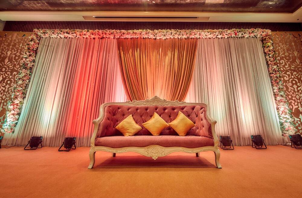 Aloft New Delhi Aerocity Ngoại thất bức ảnh A wedding reception in India